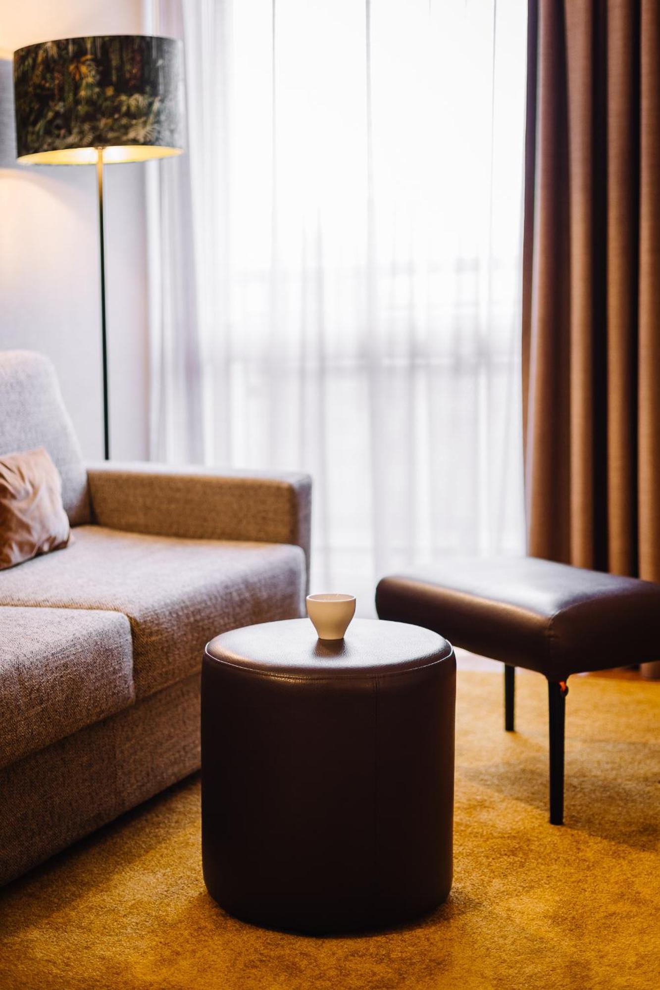 Hotel Brussels Airport By Ihg 4*