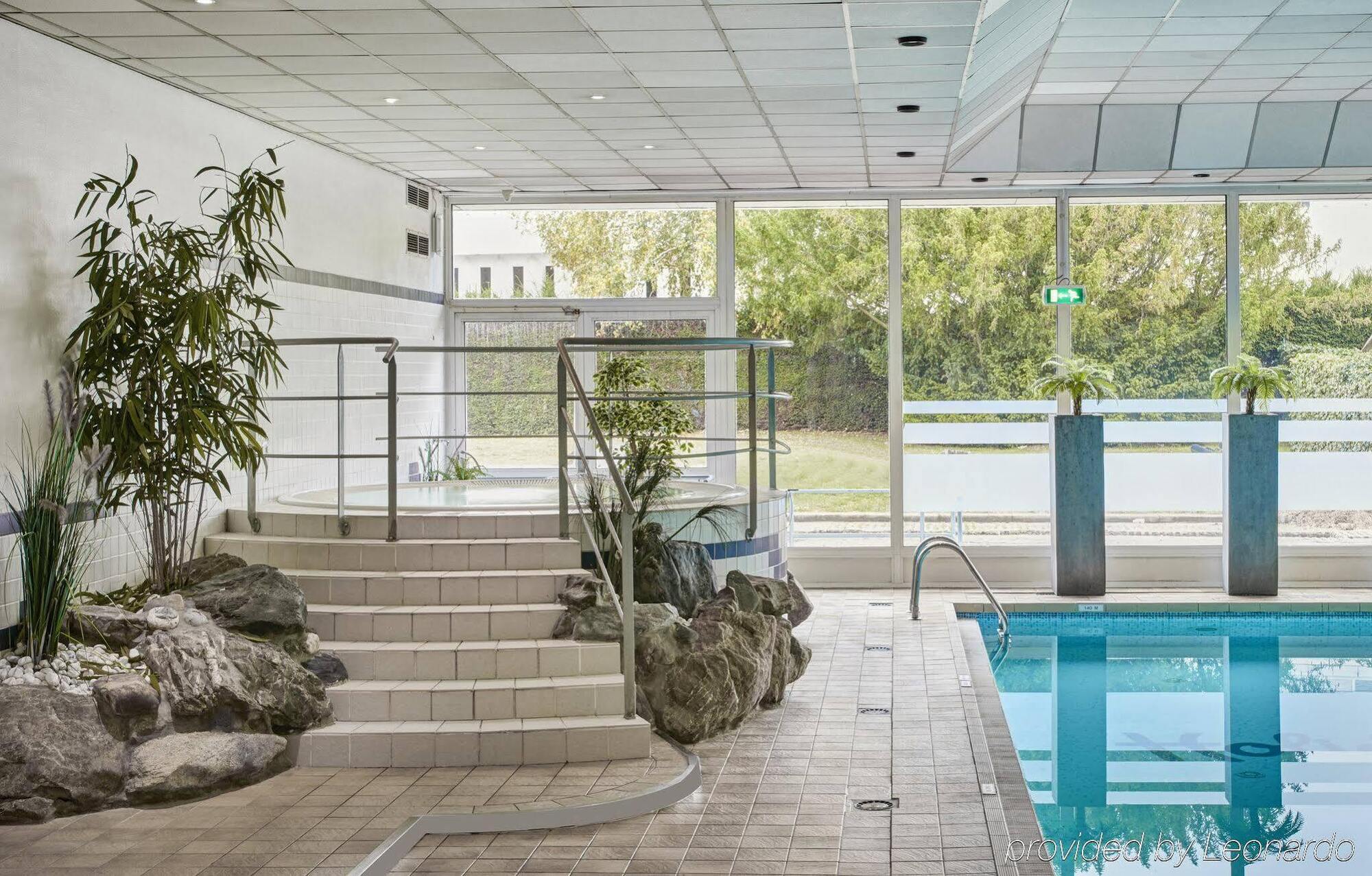 Hotel Brussels Airport By Ihg 4*